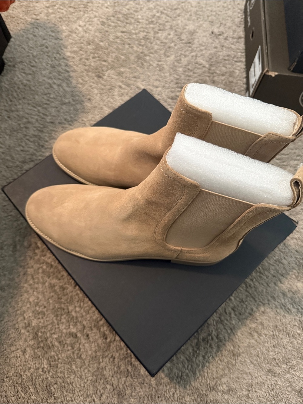 Men's Suede Chukka Boots in Tan